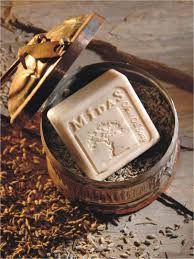 Soap In Dainty Container Soap Savon Artisanal Savon Produits De Beaute