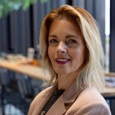 Ailene Torres's Instagram, Twitter & Facebook