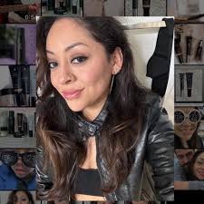 Lemon Garlic Chicken with Creamy Bowtie Pasta 🍋🍗 Ingredients: 2 large  chicken breasts, boneless and skinless 1 tablespoon lemon juice 1 teaspoon  dried Italian seasoning 8 oz bowtie pasta (farfalle) 1/4 cup