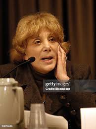 1.621 fotos e imágenes de alta resolución de Evelyn Chat