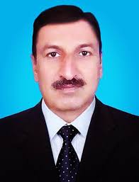 Scorsese greeting Mosab Abu Toha (Palestinian writer, grandson of refugees  from Yaffo, born and raised in Gaza)