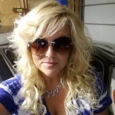 Kylie Garrett's Instagram, Twitter & Facebook