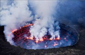 Second highlight is a trek through dense rainforest to observe a family of mountain gorillas , endangered primates which found a safe heaven in virunga. Datei Nyiragongo Lava Lake Jpg Wikipedia