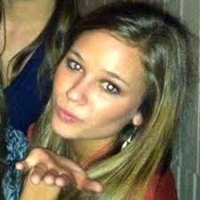 Elizabeth Rose Doran (@WalkOnLouboutin)