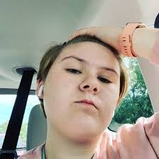 Ella Pedersen's Instagram, Twitter & Facebook