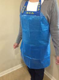 People Are Now Making Clothes Out Of 99 Cent Ikea Bags And They Look More In The 23 Range Sac Ikea Comment Faire Des Vetements Mode Recyclee