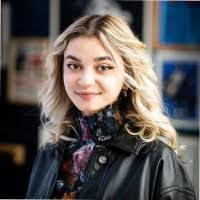 Andreea Ungureanu's Instagram, Twitter & Facebook