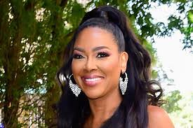 Kendra Moore's Instagram, Twitter & Facebook