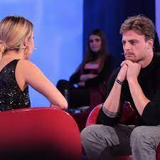 La scelta che di sabrina se l'aspettavano già in molti fan, i suoi sguardi erano chiari e aveva gli occhi illuminati d'amore. U D La Scelta Di Sabrina Ghio Le Spettacolo Fanpage Facebook