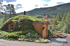 Schau Dir Dieses Grossartige Inserat Bei Airbnb An Unik Hobbit Cabin Hauser Aus Lehm Und Ton Zur Miete In Hol Erdhaus Natur Haus Okologischse Bauen