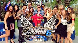 Девушка красивая лежит в кустах нагой,/другой бы изнасиловал, а я лишь пнул ногой. Les Anges De La Telerealite 6 Home Facebook