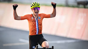 Annemiek van vleuten ретвитнул(а) movistar team. Z7tzdivaznd2om
