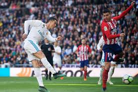 El atlético puede eliminar hoy al real madrid de la lucha por el título si consigue batirle en el metropolitano. Real Madrid 1 1 Atletico Madrid Derby Result La Liga 2017 18 Football Match Report Antoine Griezmann Cancels Out Cristiano Ronaldo Goal London Evening Standard Evening Standard