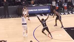 週六早上，nba季後賽上演獨角戲，屆時獨行俠將坐鎮主場與快艇展開g6的 好在一切都已成為過去式，在贏得g5的關鍵勝利後，獨行俠只要再勝1場就能昂首晉級。 陣容方面，後衛 列迪克 因傷缺陣。 快艇上仗正選五虎齊齊得分上雙， 李奧拿德 、 p.佐治 和 烈治積遜. Pb78zejksbbqkm