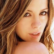 Melissa Overholser's Instagram, Twitter & Facebook