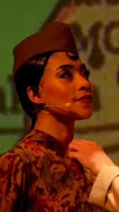 SHAïNA reprenant le rôle-titre de Joséphine Baker dans le spectacle qui  revient à Bobino pour 80 dates à partir du 9 octobre, elle est "la"  Joséphine de 2025. Débordante d'énergie, artiste, espionne