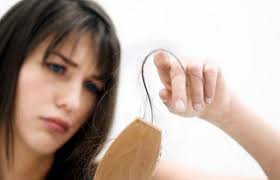 как избавиться от перхоти и выпадения волос в домашних условиях Cilno Vypadayut Volosy Chto Delat Prichiny I Ukreplenie Volos Sredstva Ot Vypadeniya Volos Domashnie Sredstva Dlya Volos Vypadenie Volos U Zhenshin