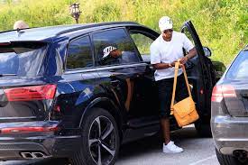 His current girlfriend or wife, his salary and his tattoos. Angekommen Serge Gnabry Bei Der Tsg Tsg Hoffenheim