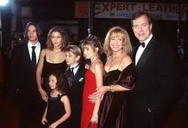 Mit der fernsehserie eine himmlische familie schaffte jessica biel, 36, mit gerade mal 14 jahren ihren durchbruch. Eine Himmlische Familie Das Machen Die Stars Aus Der Serie Heute Familie De