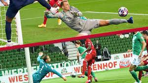 On 19 august 2006 he played his first match in the bundesliga. 5 Szenen Die Zeigen Warum Manuel Neuer Als Unuberwindbar Gilt