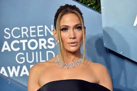 Trade or special interest magazines are a good way of keeping current reading material nearby. Jennifer Lopez Just Showed Her Real Skin Texture Without Any Makeup
