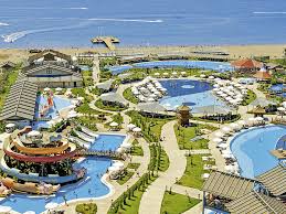 Dit is zeker een belangrijke trektpleister van de stad, maar antalya kent ook een indrukwekkend. Hotel Limak Lara Deluxe In Antalya Lara Bei Alltours Buchen