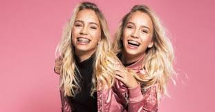 *lisa or lena * choose your. Lisa Lena Die Grossten Deutschen Instagram Stars Auf Der Omr Buhne Omr Online Marketing Rockstars