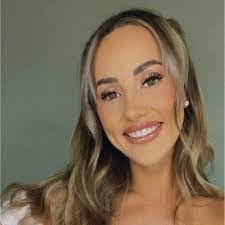 Roberta Jansen's Instagram, Twitter & Facebook