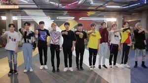 Seperti lagu yang sekarang ini. Nyanyi Bareng Wanna One Dengan Lagu Boomerang Yuk Ini Liriknya Kumparan Com