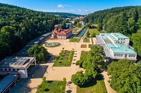 Featuring large terrace, hotel harmonie is located in luhačovice. Kudy Z Nudy Lazne Luhacovice Nabizeji Jedinecne Divadelni Zazitky