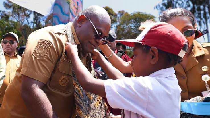 Papua Tengah Pledges Roads, Electricity and Church Development in Hitadipa