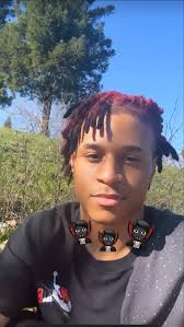 Follow @chrisbechikn