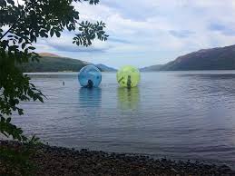 But the real stars of the loch are its castles, monuments and scenery. Loch Ness Der Tag An Dem Ich Nessie Sah
