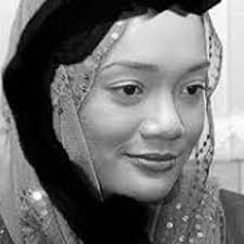 Aktor legendaris ini berpulang di usia 68 tahun. 12 Artis Malaysia Yang Meninggal Di Usia Muda Sedekahkan Al Fatihah Buat Mereka