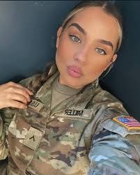 Alyssa Bedell's Instagram, Twitter & Facebook