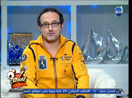 رد الإعلامي شريف مدكور، على الانتقادات التي تعرض لها مؤخرا وكان الإعلامي شريف مدكور الشكر وجه رساة لمهاجي الأزياء التي ظهر بها على مدار 30 يوماً في شهر رمضان المبارك الماضي. Ø´Ø±ÙŠÙ Ù…Ø¯ÙƒÙˆØ± Photos Facebook