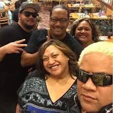Just us with Yoko's 2 sisters Venus and Vila and his only son Justin all  grown up now . Missing his daughter Lani & Uso Josh !! Family love  💯👊🏾☝🏾🤙🏾🙏🏾 God is