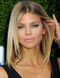 C'est une reconnaissance bien méritée car le style convient parfaitement à une variété de formes de visage. Coupe Carre Long Cheveux Fins Coupe Cheveux Mi Long Cheveux Fins Carre Long Cheveux Fins Long Cheveux Fins