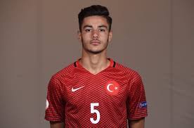 Ozan kabak galatasaray a takımına çok genç yaşta dahil olmuştur. 18 Jahriges Ausnahmetalent Wechselt Nach Stuttgart 24 Fakten Uber Ozan Kabak