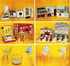 Articles De Helene568 Tagges Catalogue De Jouets Page 2 Les Poupees A Trousseau Catalogue De Jouet Jouet Jouets Vintage