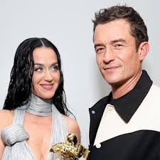 Miranda Kerr records duet with Bobby Fox