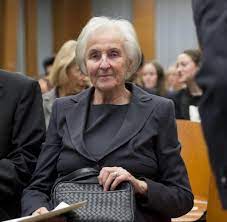 She, her husband peter, and their son peter max heister, all sit on aldi's advisory board.1 she is notoriously reclusive.2. Discounter Machtkampf Hinter Den Kulissen Von Aldi Welt