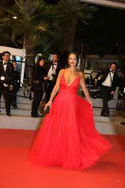 No ano passado, rita pereira fez um enorme sucesso na passadeira vermelha de um evento de uma. Rita Pereira Arrasa No Festival De Cinema De Cannes