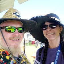 What is the equivalent of McKenzies bakery in New Orleans with a variety of  treats and cost?