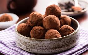 Nah, jadi seperti itulah sobat resep cara membuat kue coklat kacang yang sederhana dan mudah. Simple Dessert Classic Chocolate Truffle