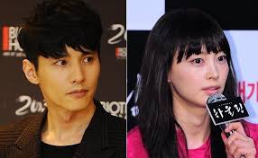 Won bin spoke on stage with long, curly hair.�. Agency Confirms Won Bin And Lee Na Young S Relationship Daily K Pop News