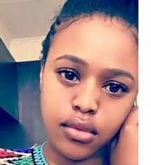 CHOIPA CHISATA MWINI÷18÷÷÷÷ •••••••••••••••••••••= Mgawo la17 tinasiyila  pakuti grace anasweka mtima ndipo chfukwa cha uthenga wa kufa kwa aneba  ake..... Nzeru ndi mphamvu zinamuthela ndipo anamuyang'ana charles mpakana  mwachisoni uku akugwesa chikwama