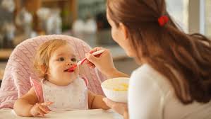 Metode membiarkan bayi makan makanan yang sudah dipotong kecil menggunakan tangannya sendiri ini telah populer dalam . 2 Resep Mpasi Anti Ribet Saat Bayi Tumbuh Gigi Coba Bubur Telur