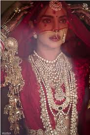 These Throwback Pictures Of Priyanka Chopra As Indian Bride Are Purely Magical Hungryboo Bridal Jewellery Inspiration Bridal Jewellery Indian Priyanka Chopra Wedding Priyanka chopra's wedding registry is here and it's, well, confusing. pinterest