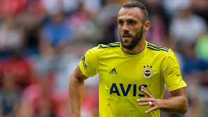 Fenerbahce have paid tribute to famous fans mumtaz amca and ihsan teyze, who have both passed away in recent years, by placing cardboard cutouts of the couple at their seats. Tottenham S Talks To Sign Fenerbahce Star Halted By Coronavirus Outbreak Ruiksports Com